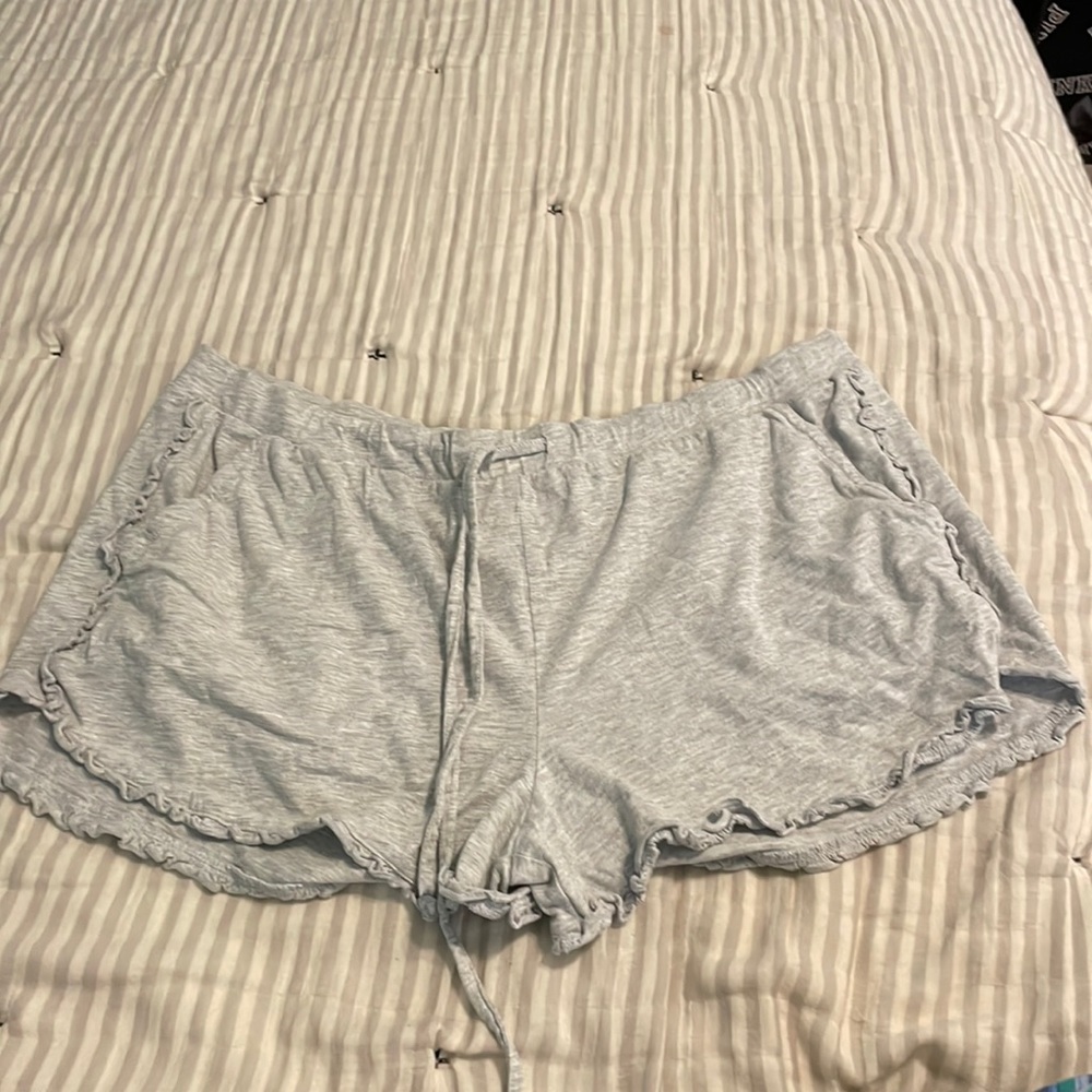 Woman’s XL Aerie Gray Ruffled Pajama Shorts